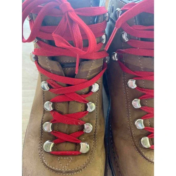 9 Dunham Men's Hiking Boots - Picture 4 of 5